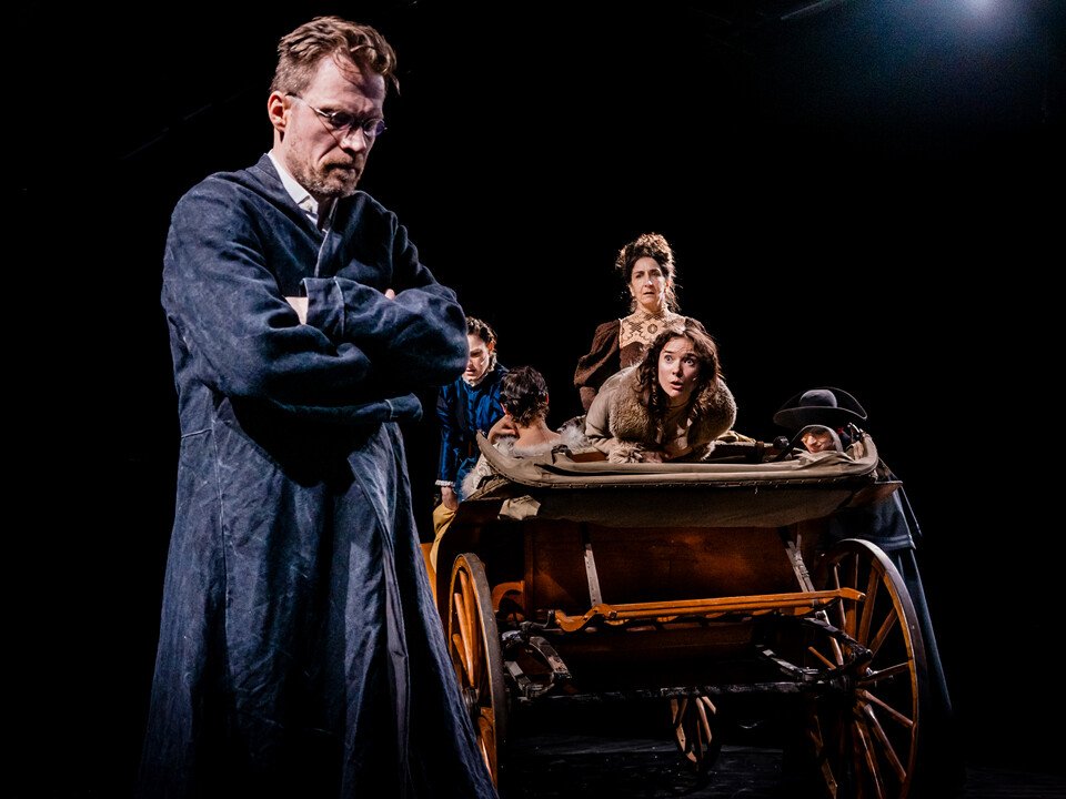 Kostümbild von Susanne Uhl für Krieg und Frieden am Düsseldorfer Schauspielhaus (2026)